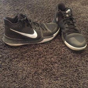 Youth Nike kryie
